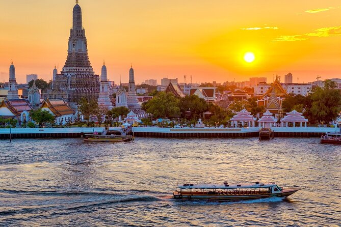 Bangkok Tuk-Tuk Tour by Night with Chinatown Street Food Meal - Stop 3: Wat Pho—what you get in the time you’re given