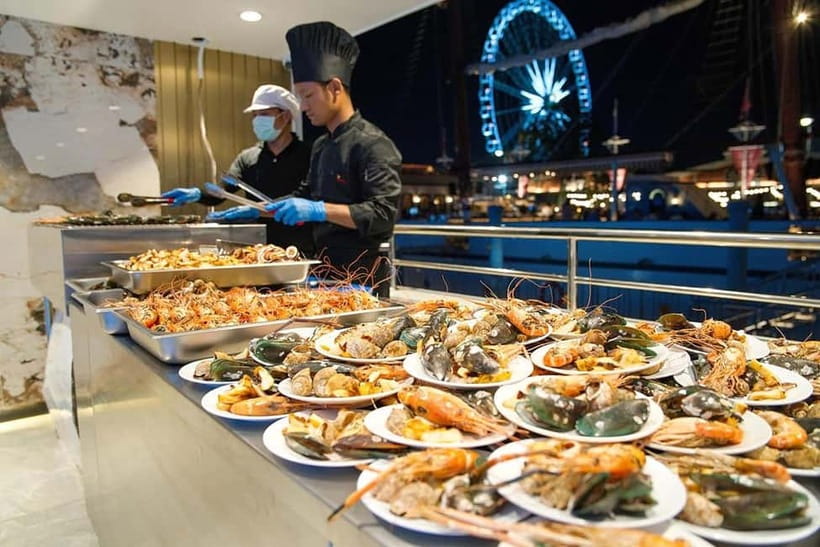 Bangkok:The Planet Sunset&Dinner Cruise on Chao Phraya River - Buffet dinner that’s actually international: what you’ll eat and how service feels