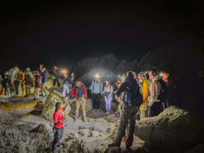 Banyuwangi/Bali: Ijen Volcano Midnight Blue Fire Guided Tour - Why the Ijen Blue Fire Hike Feels Different Than Most Tours