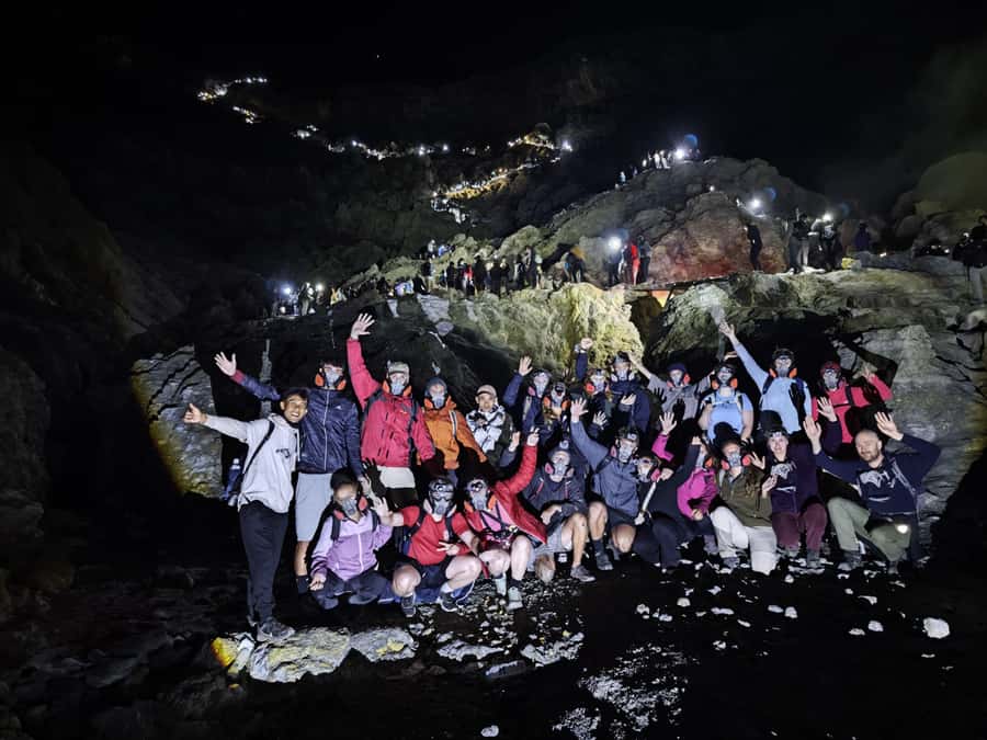 Banyuwangi/Bali: Ijen Volcano Midnight Blue Fire Guided Tour - Crater Access After the July 2024 Earthquake