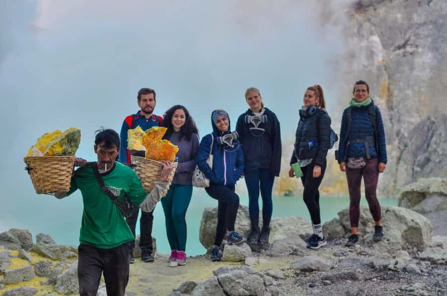 Banyuwangi/Bali: Ijen Volcano Midnight Blue Fire Guided Tour - The Itinerary Flow in Plain English (So You’re Not Guessing)