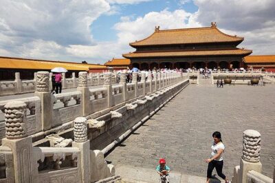 Beijing 2-Day Tours: Great Wall, Forbidden City & Top Highlights - Morning at Tiananmen Square: Photos First, Then the Power of Details
