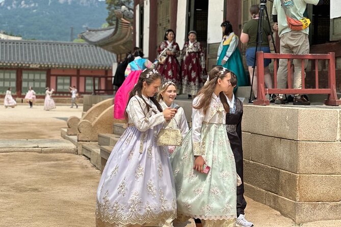 Best Seoul City Tour (Gyeongbokgung Palace,Insadong,Namsan Tower) - Cheongha Korea Ginseng Museum: learn, but keep expectations realistic