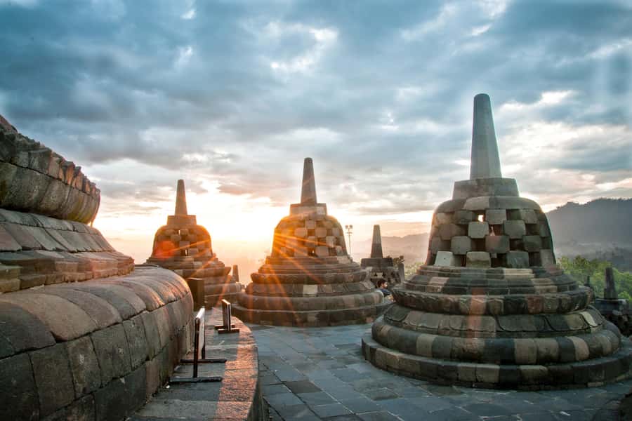 Borobudur Sunrise, Merapi Volcano & Prambanan Full Day Tour - Merapi volcano by Jeep: thrilling views with a big reality check