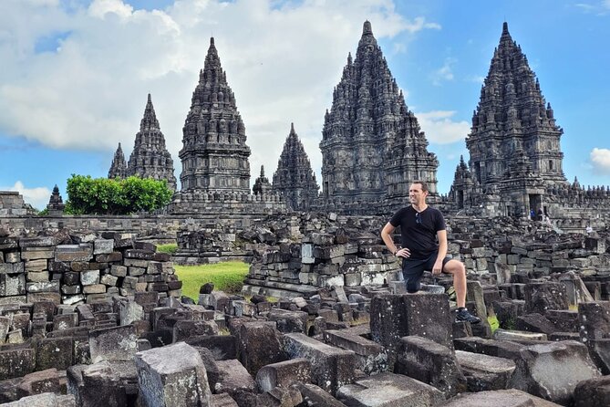 Borobudur Temple Climb To The Top & Prambanan Temple - 1 day tour - Prambanan Temples: Big Hindu Geometry, Two Hours to Do It Right