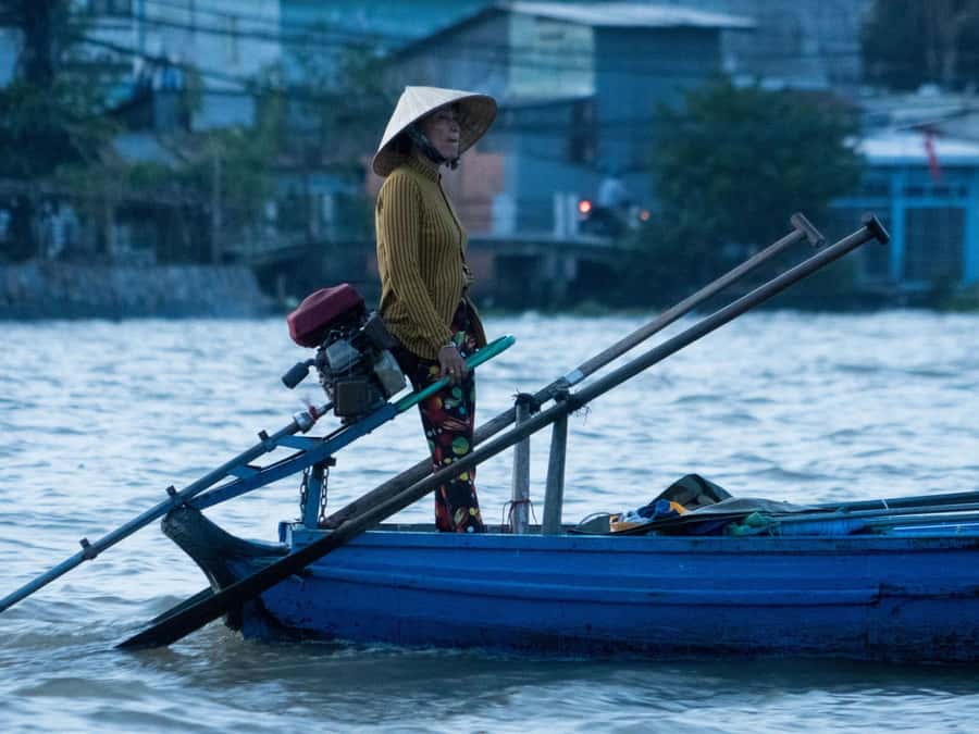 Can Tho: A Real Mekong Tour, Floating Market, Cacao & Life's - Non-touristy canals and slow long-tail cruising