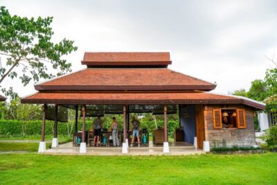 Chiang Mai: Authentic Thai Cooking Class and Farm Visit - Pickup, schedule, and choosing between half-day and full-day