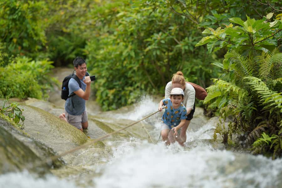 Chiang Mai: Bua Thong Sticky Waterfall and Huge Cave Tour - Sticky Waterfall (But Tong): How the Climb Really Feels