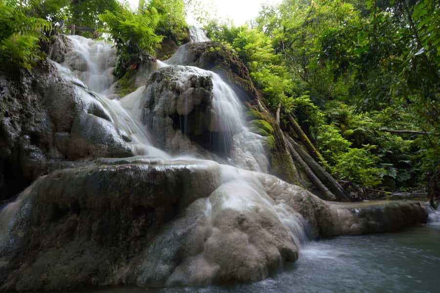 Chiang Mai: Bua Thong Sticky Waterfall & Huge Cave & Buffet - Safety and Getting Wet: What the Best Guides Actually Do
