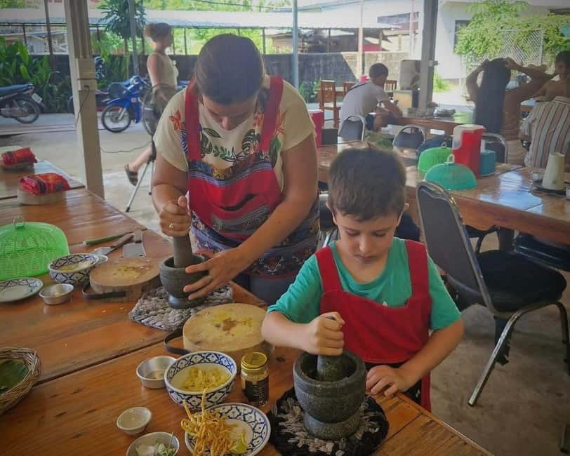 Chiang Mai: Cooking Class, Market & Thai Herbs Garden Tour - Who the English Hosts Are and Why That Matters
