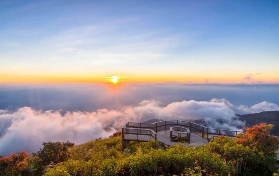 Chiang Mai: Doi Inthanon Park with Kew Mae Pan Hike Day Trip - Wachirathan Waterfall: A Big Finale You’ll Feel in Your Photos