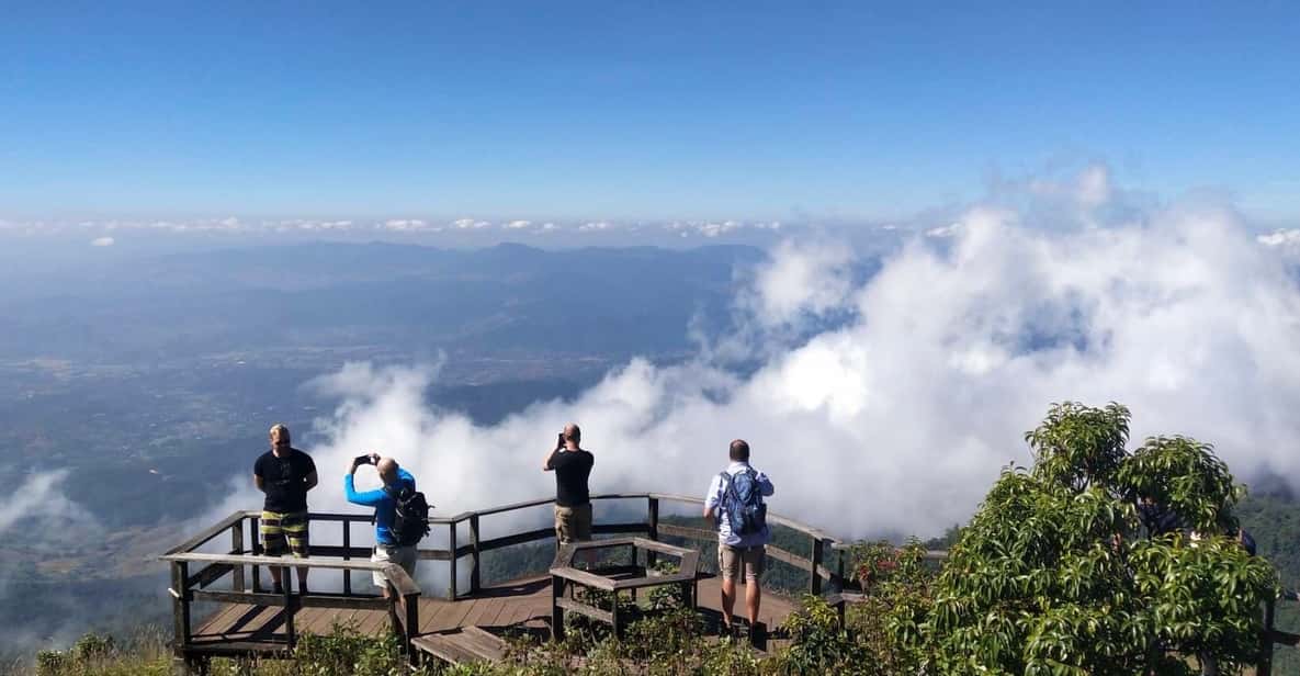 Chiang Mai: Doi Inthanon Park with Kew Mae Pan Hike Day Trip - King and Queen Twin Pagodas: More Than Just a Pretty Stop