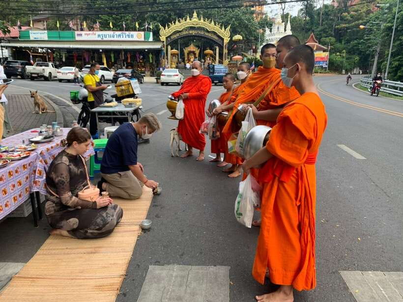 Chiang Mai: Doi Suthep, Wat Umong, and Pha Lat Sunrise Tour - Wat Umong (1297): forest tunnels and a different kind of awe
