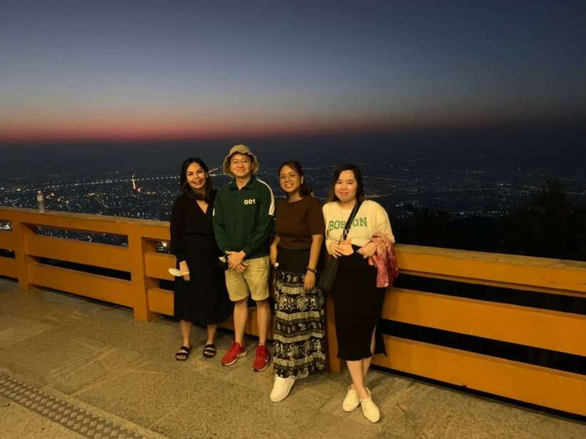Chiang Mai: Doi Suthep, Wat Umong, and Pha Lat Sunrise Tour - Getting picked up: downtown zones and the Tha Pae Gate meeting point