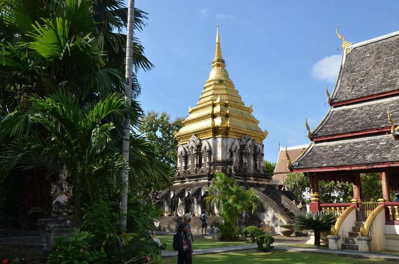 Chiang Mai: Historic Temples and City Guided Walking Tour - Starting at Wat Chiang Man: The Oldest Temple Sets the Story