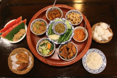 Chiang Mai: Khan Toke Traditional Meal & Dancing Performance - The northern Thai banquet: what you eat and how it’s served