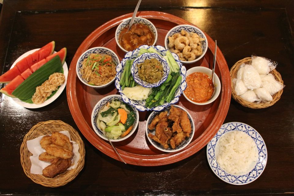 Chiang Mai: Khan Toke Traditional Meal & Dancing Performance - The northern Thai banquet: what you eat and how it’s served