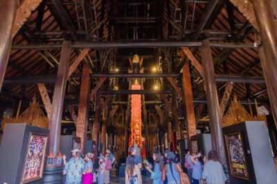 Chiang Mai: White, Red/Black & Blue Temples Tour with Lunch - Mae Kajan Hot Springs: a quick reset with guided time
