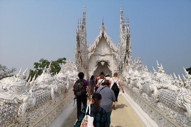 Chiang Rai Day Trip from Chiang Mai City with Golden Triangle - Lunch, breaks, and the comfort factor in the minivan group