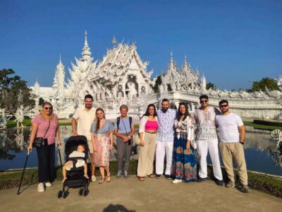 Chiang Rai: Guided Highlights Guided Tour with Buffet Lunch - Riding in comfort with a guide team: how the day stays manageable