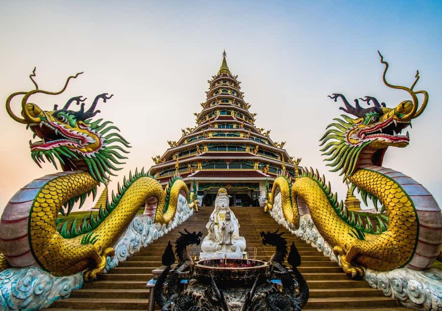 Chiang Rai: White, Blue, Red Temples, Long Neck Tour - The early pickup window (and why it matters)