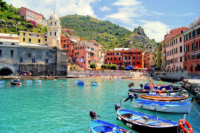Cinque Terre and Pisa Tower Tour from Florence Semi Private - The 2-hour drive to Cinque Terre: what the best guides focus on