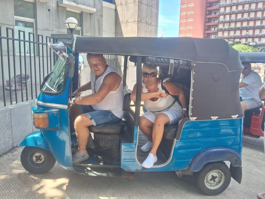 Colombo City Tour by Tuk Tuk Experience - All Inclusive - Lotus Tower viewpoint and Victoria Park: city views with a breather