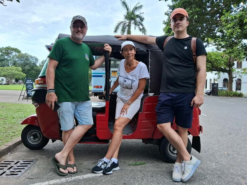 Colombo City Tour by Tuk Tuk Experience Morning or Evening - Gangarama Temple and Colombo Port Maritime Museum: faith plus trade