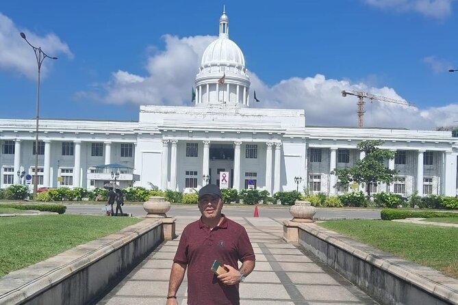 Colombo Private Tuk-Tuk City Tour with All Entry Fees Included - Viharamahadevi Park and Old Town Hall: Where You Slow Down