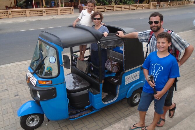 Colombo Tuk Tuk City Tour -Sightseeing Entry Fees & Food Included - Private tuk-tuk vs. car: why Colombo feels easier this way