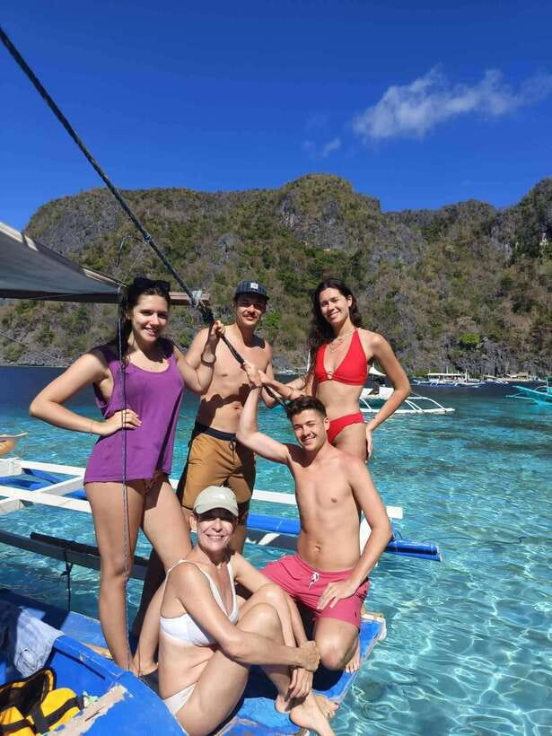 Coron Ultimate Tour: 7 Destinations with Lunch & Transfers - Lunch on the water: a buffet meal that doesn’t feel like an afterthought