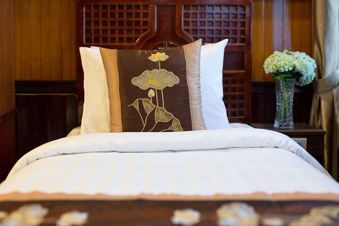 CozyBay Boutique 2D1N Kayak, Swiming ,Titop, Cave, Expressway way - Cooking spring noodle rolls, sunset party, and BBQ dinner