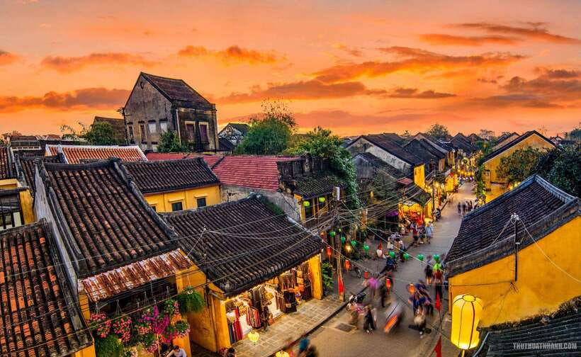 Da Nang: Golden Bridge, Lady Buddha, Marble Mt & Am Phu Cave - Golden Bridge at Ba Na Hills: when the clouds cooperate