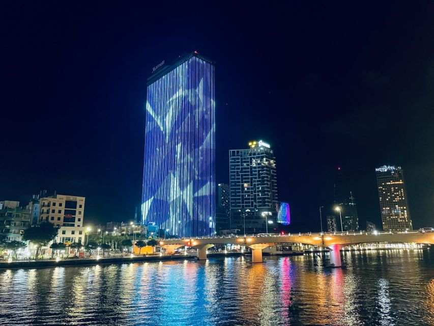 Da Nang: Han River Night Boat Trip with Show on Weekends - The bar and restaurant: easy to add, and not a full dining plan