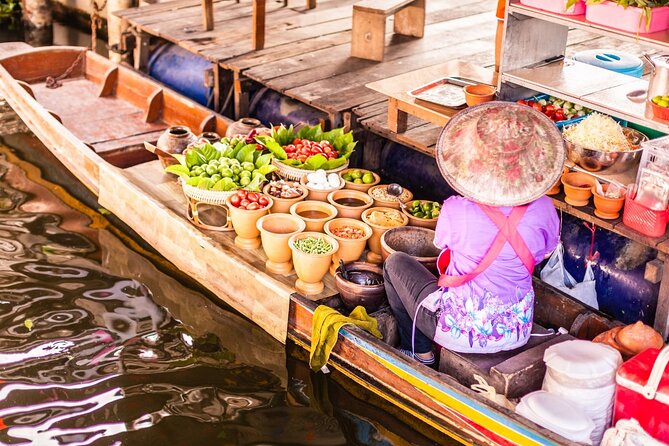 Damnoen Saduak Floating Market and Maeklong Railway Market Tour - Guide quality and pacing: what to look for on the day