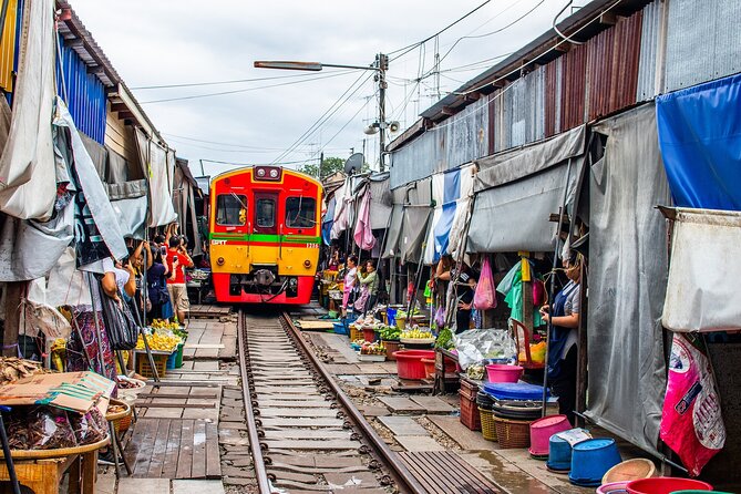 Damnoen Saduak Floating Market and Maeklong Railway Market Tour - Should you book this Damnoen Saduak and Maeklong railway day trip?