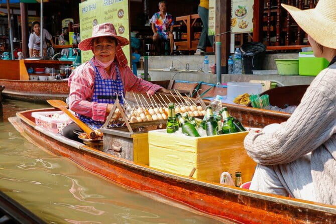 Day Trip to Bangkok Floating Market & Maeklong Railway - Why Damnoen Saduak and Maeklong fit together so well