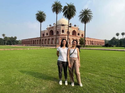 Delhi: Old and New Delhi Private Full or Half-Day Tour - Jama Masjid: walking into India’s biggest mosque day-one