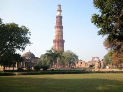 Delhi: Private Full-Day City Tour of Old and New Delhi - Qutub Minar: why this early Delhi landmark is a must