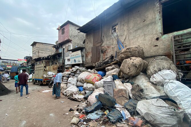 Dharavi Slum tour in Mumbai by local resident - Why the local English-speaking guide changes everything