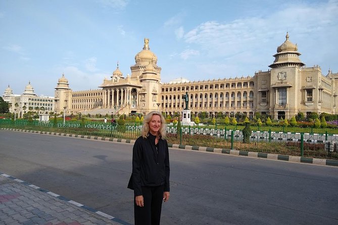 Discover Bangalore Through the Ages — Guided Tour with Lunch - Vidhana Soudha and Attara Kacheri: civic power, stone by stone