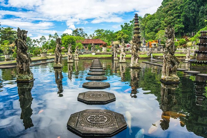 East Bali Tour: Gate of Heaven, Water Palace, Sleeping Gajah - The Mt Agung viewpoint: why this route still feels purposeful
