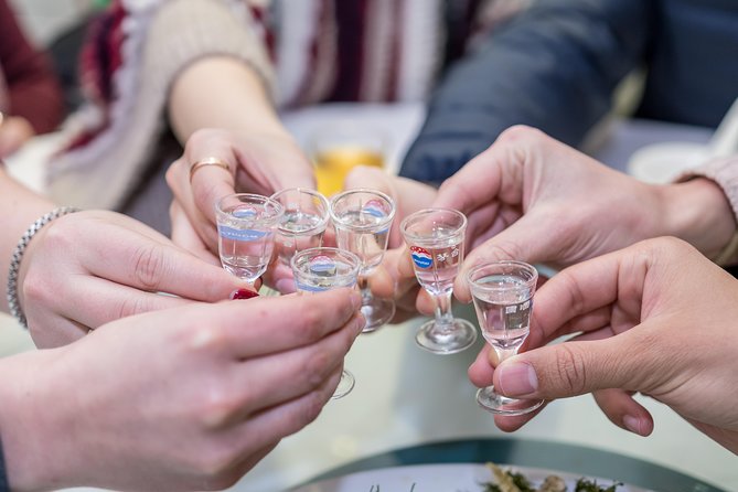 Eat Like A Local: Shanghai Night Food Tour - What you’ll actually eat: regional dishes, beer, yellow wine, and spirits
