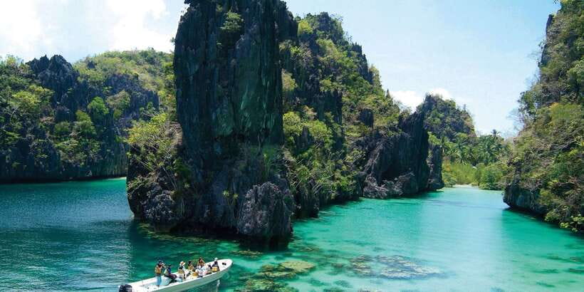 El Nido: Island Hopping Tour A Lagoons and Beaches - Big Lagoon Kayaking and the Entry Fee Reality