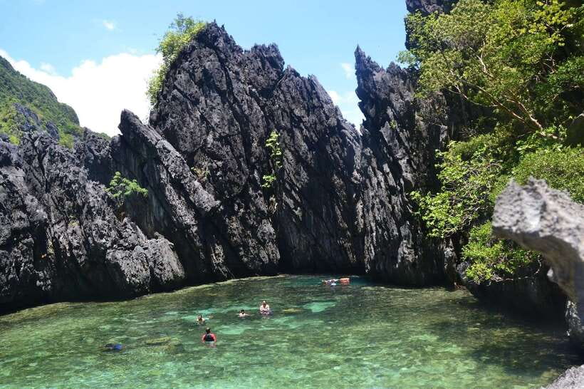 El Nido Island Hopping Tour C: Hidden Beaches & Shrine - Snorkeling and marine life: turtles, rays, and why conditions decide the outcome