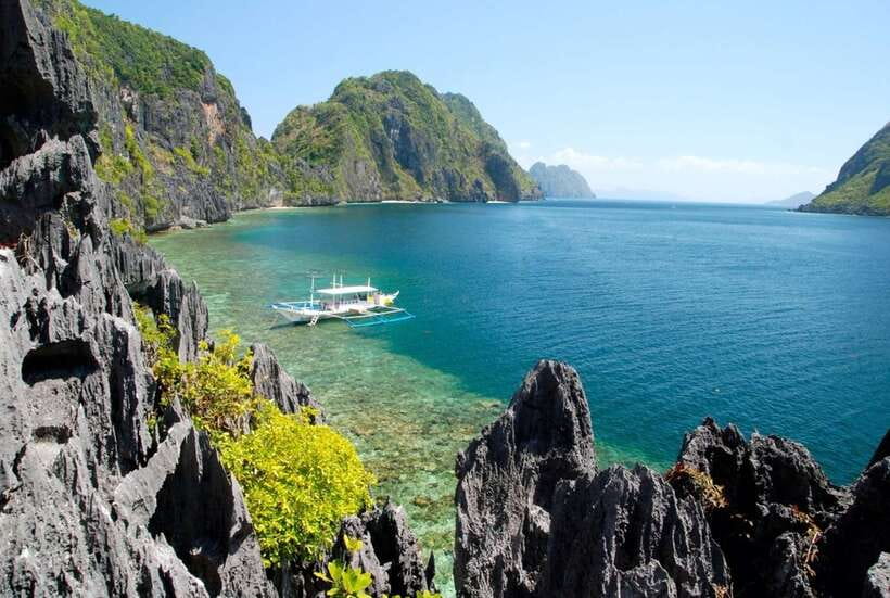 El Nido Island Hopping Tour C: Hidden Beaches & Shrine - The boat-and-crew reality: why guides like Prince H., Dexter, and Jay can change everything