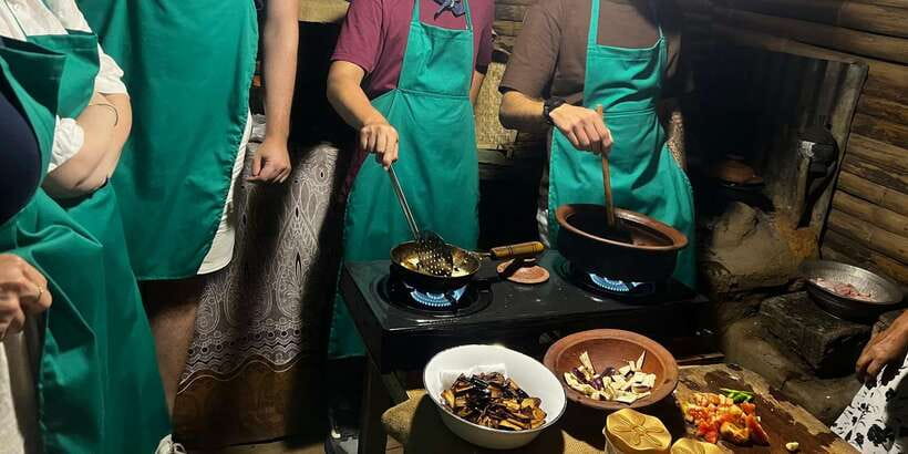 Ella: Traditional Sri Lankan Cooking Class - Shared Cooking Stations vs. Private Workstations