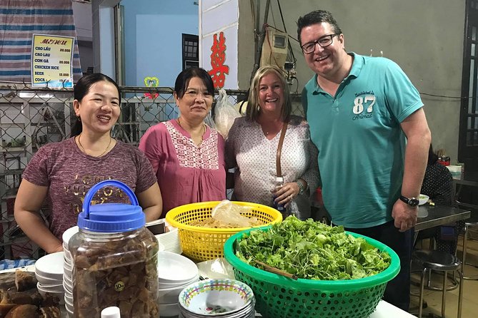 Evening Walking Food Tour, folk game and lantern boat - Where you meet in Hoi An and what the group size changes