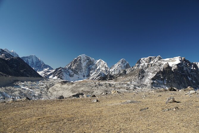 Everest Base Camp Helicopter Tour landing at Everest View Hotel - Base Camp and Kalapathar: the flyover that gives you perspective