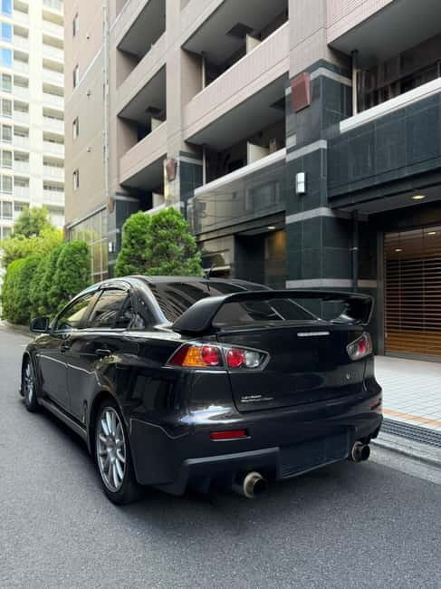 EVO, WRX, Skyline – JDM Night Run to Daikoku Car Meet - The cars and the driving style: fast, but you’re still a passenger